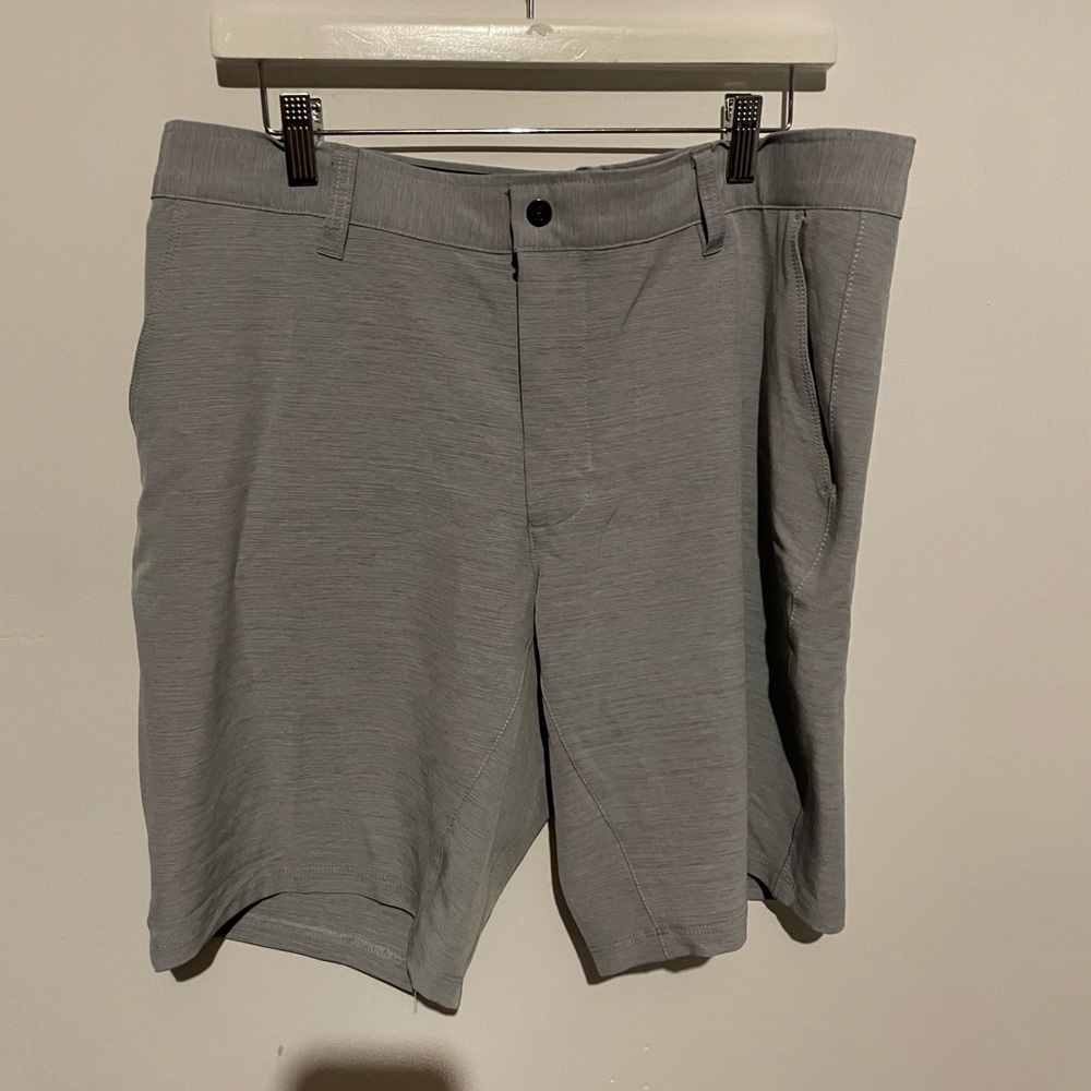 BYLT Kinetic Shorts Mens XL Gray Performance Chino‎ Shorts Athleisure